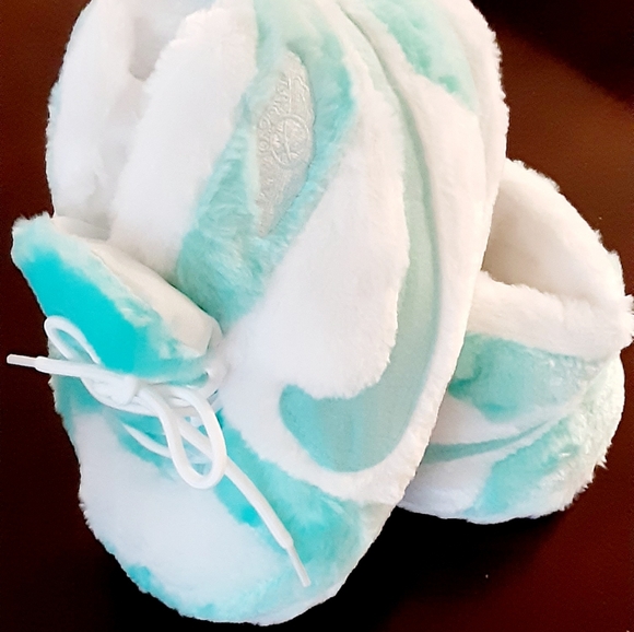 Hype Indoor And Outdoor Sports Slippers - Picture 3 of 3